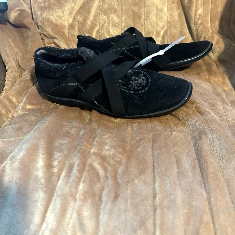 Stuart Weitzman Women's👩🏻Black Suede Fur Lined Slip On Sneakers👟Sz